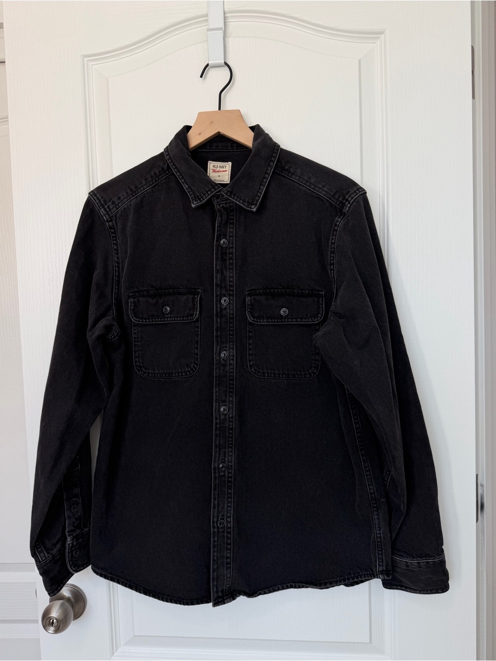 Old Navy Men’s Black Denim Button Up Shirt Medium